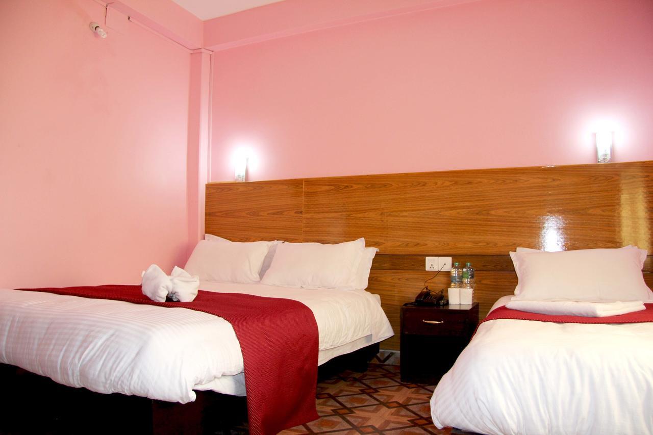 פוקהרה Hotel Buttercup מראה חיצוני תמונה