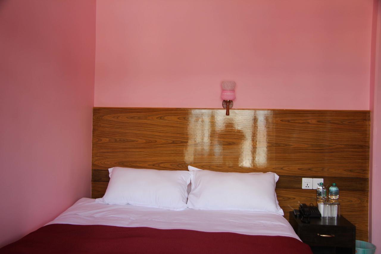 פוקהרה Hotel Buttercup מראה חיצוני תמונה
