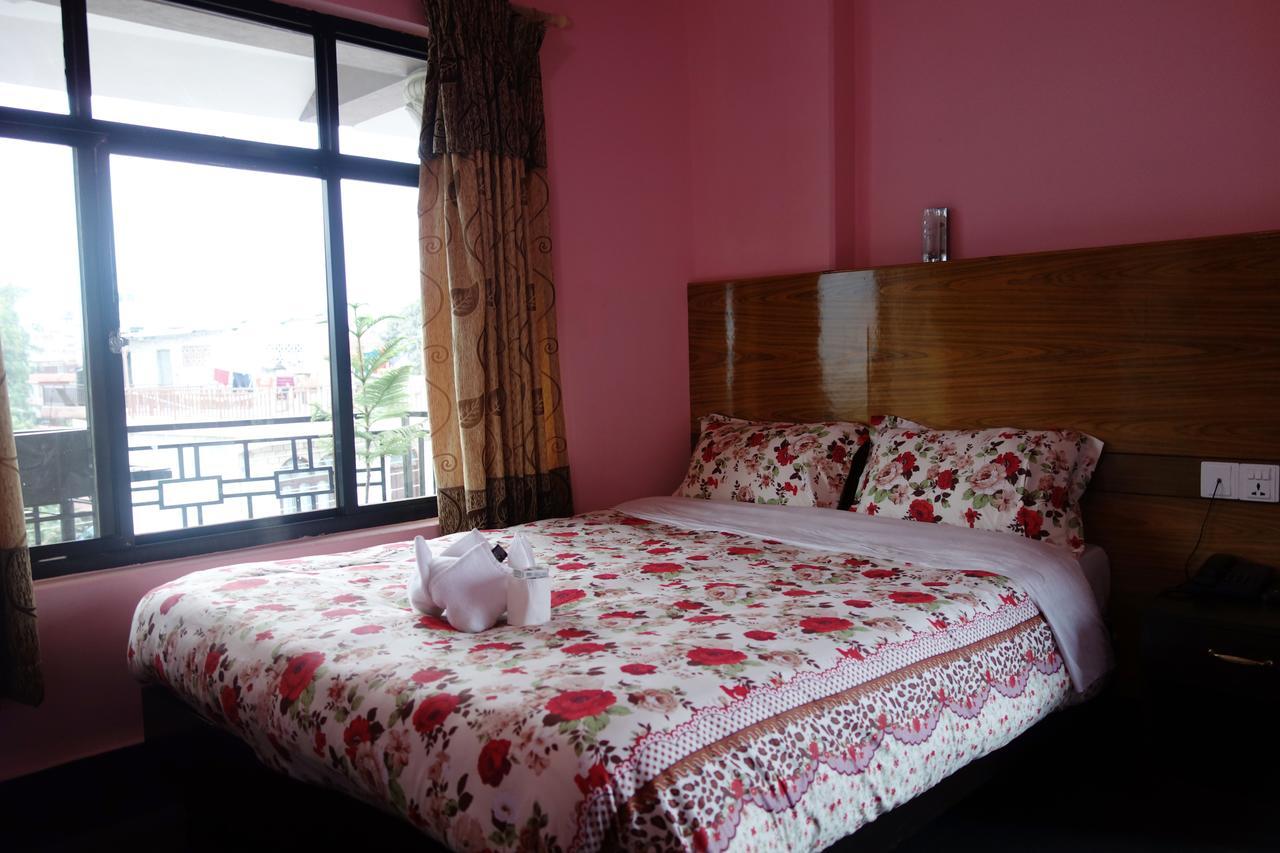 פוקהרה Hotel Buttercup מראה חיצוני תמונה