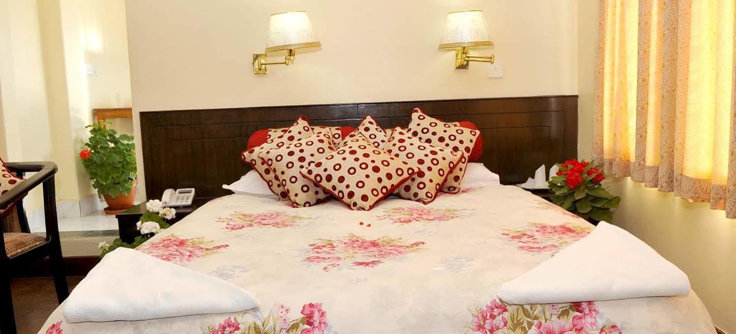 פוקהרה Hotel Buttercup מראה חיצוני תמונה
