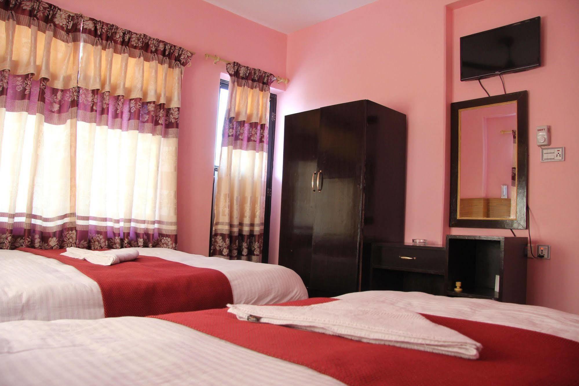 פוקהרה Hotel Buttercup מראה חיצוני תמונה