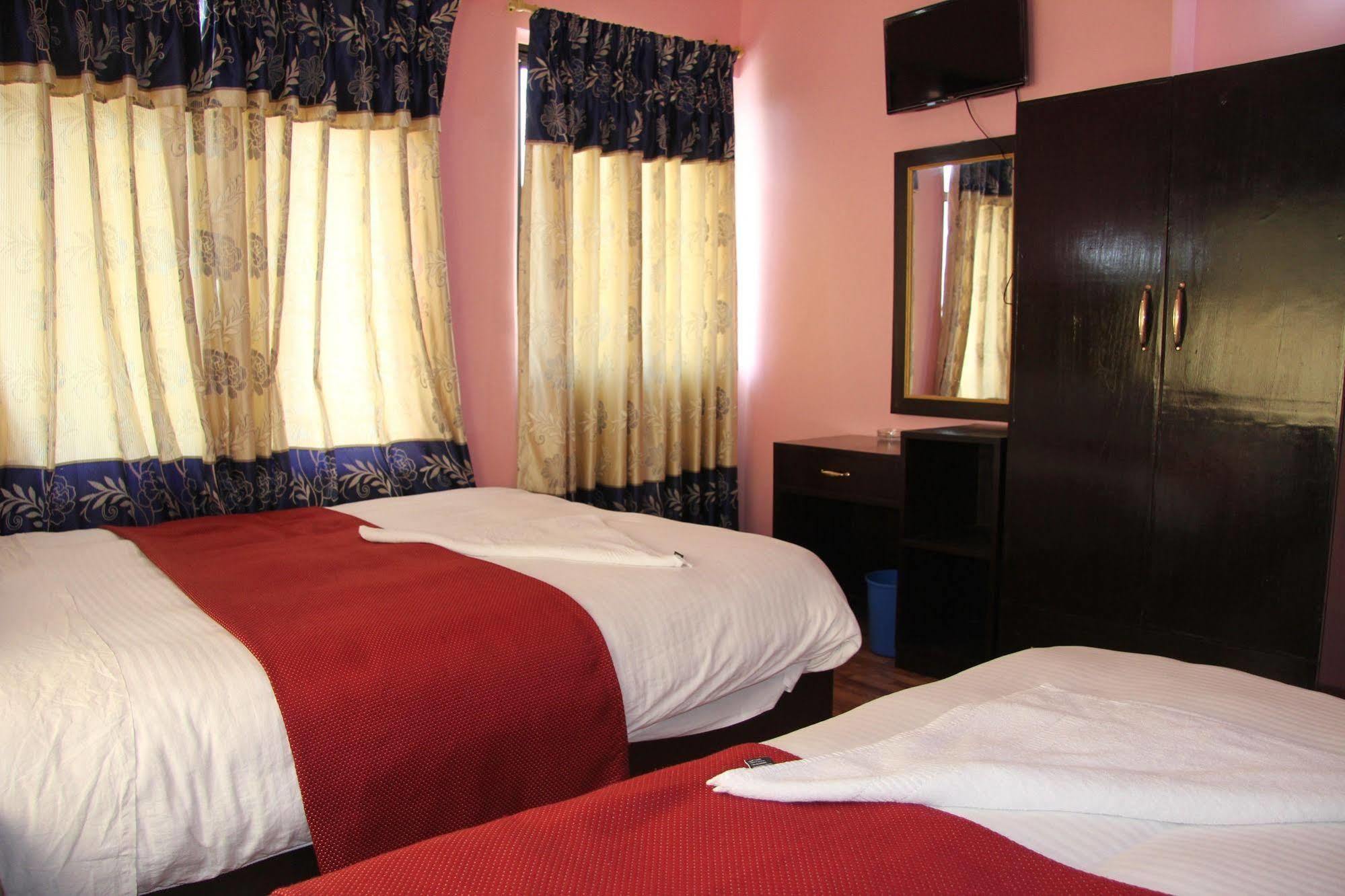 פוקהרה Hotel Buttercup מראה חיצוני תמונה