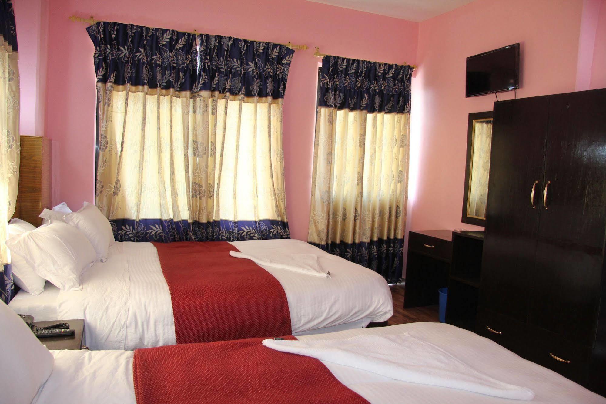 פוקהרה Hotel Buttercup מראה חיצוני תמונה