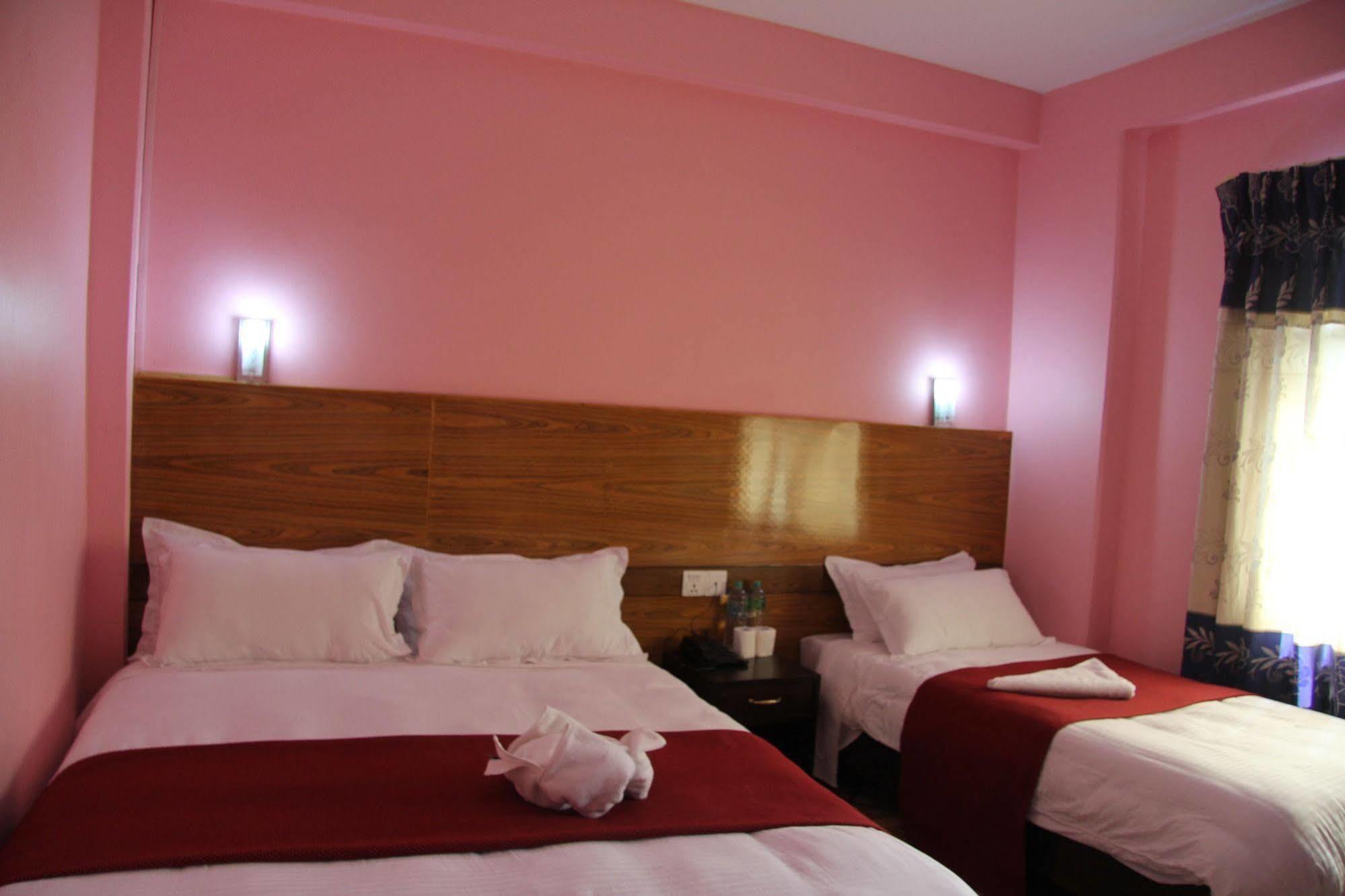 פוקהרה Hotel Buttercup מראה חיצוני תמונה